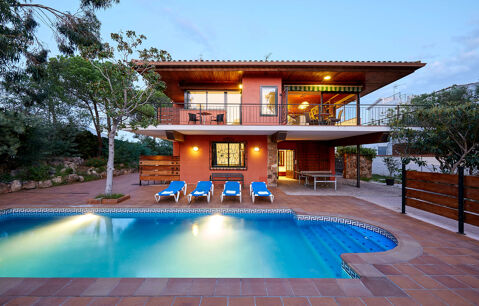 VILLA<br> CoWork & Villa